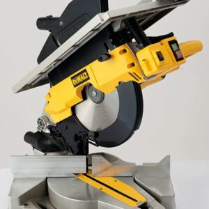1.600 Watt Tisch-, Kapp- und Gehrungssäge 305mm